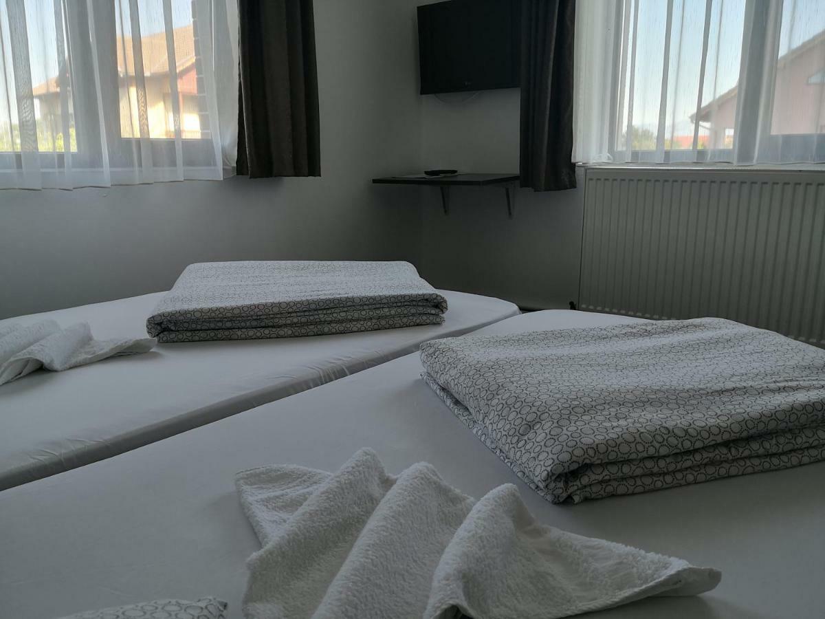 Pensiunea Platinum Târgu Jiu Dış mekan fotoğraf