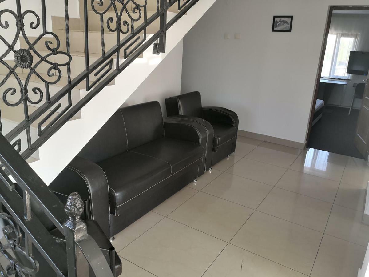 Pensiunea Platinum Târgu Jiu Dış mekan fotoğraf