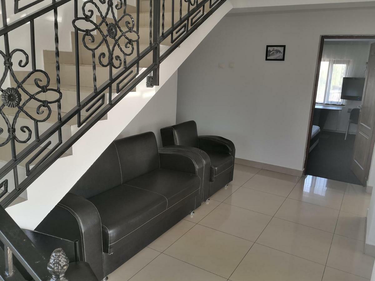 Pensiunea Platinum Târgu Jiu Dış mekan fotoğraf