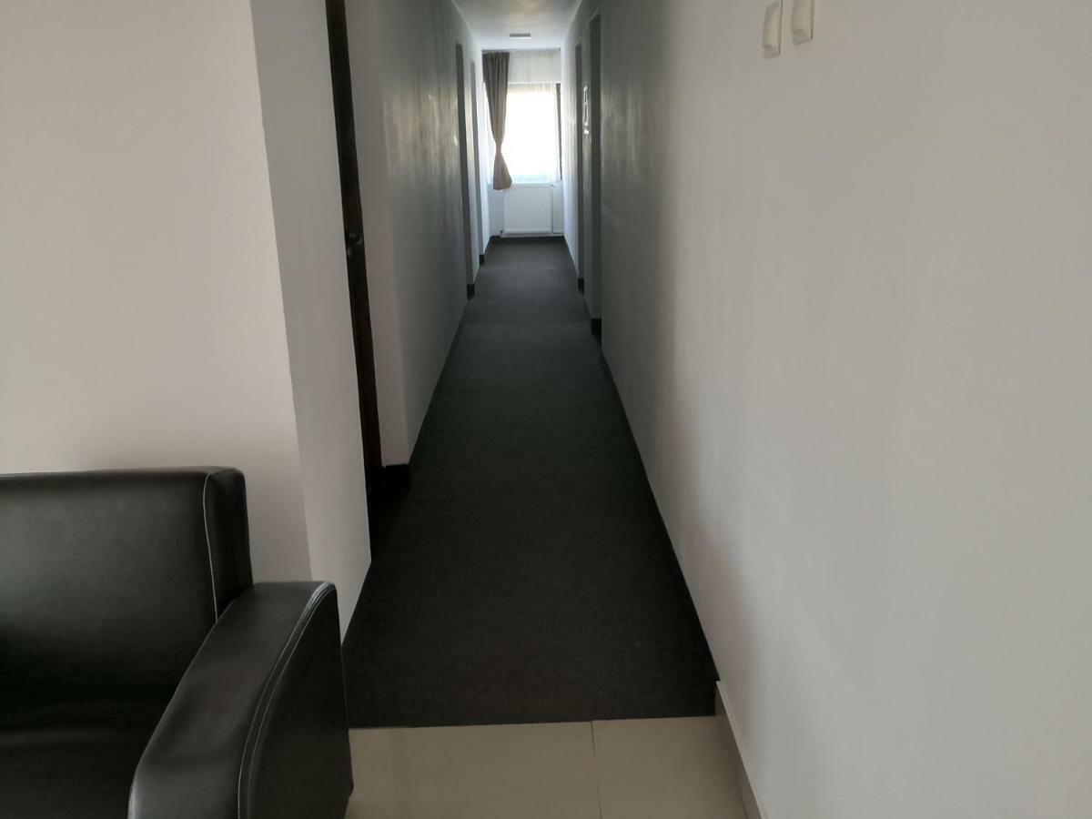 Pensiunea Platinum Târgu Jiu Dış mekan fotoğraf