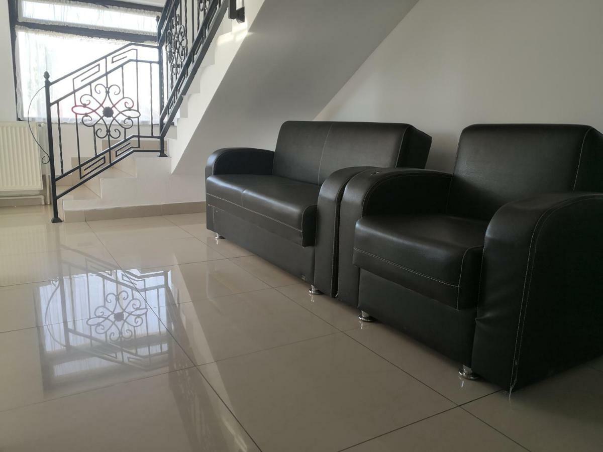 Pensiunea Platinum Târgu Jiu Dış mekan fotoğraf