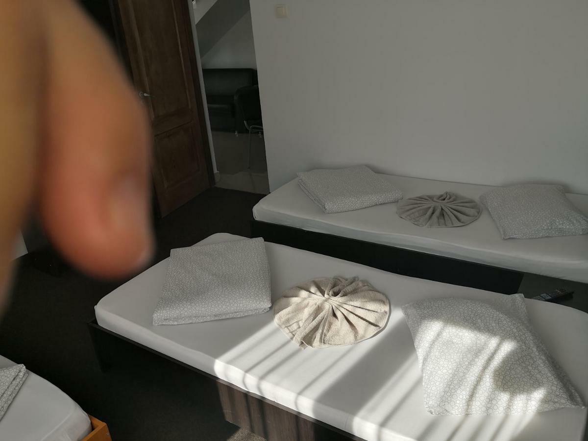 Pensiunea Platinum Târgu Jiu Dış mekan fotoğraf