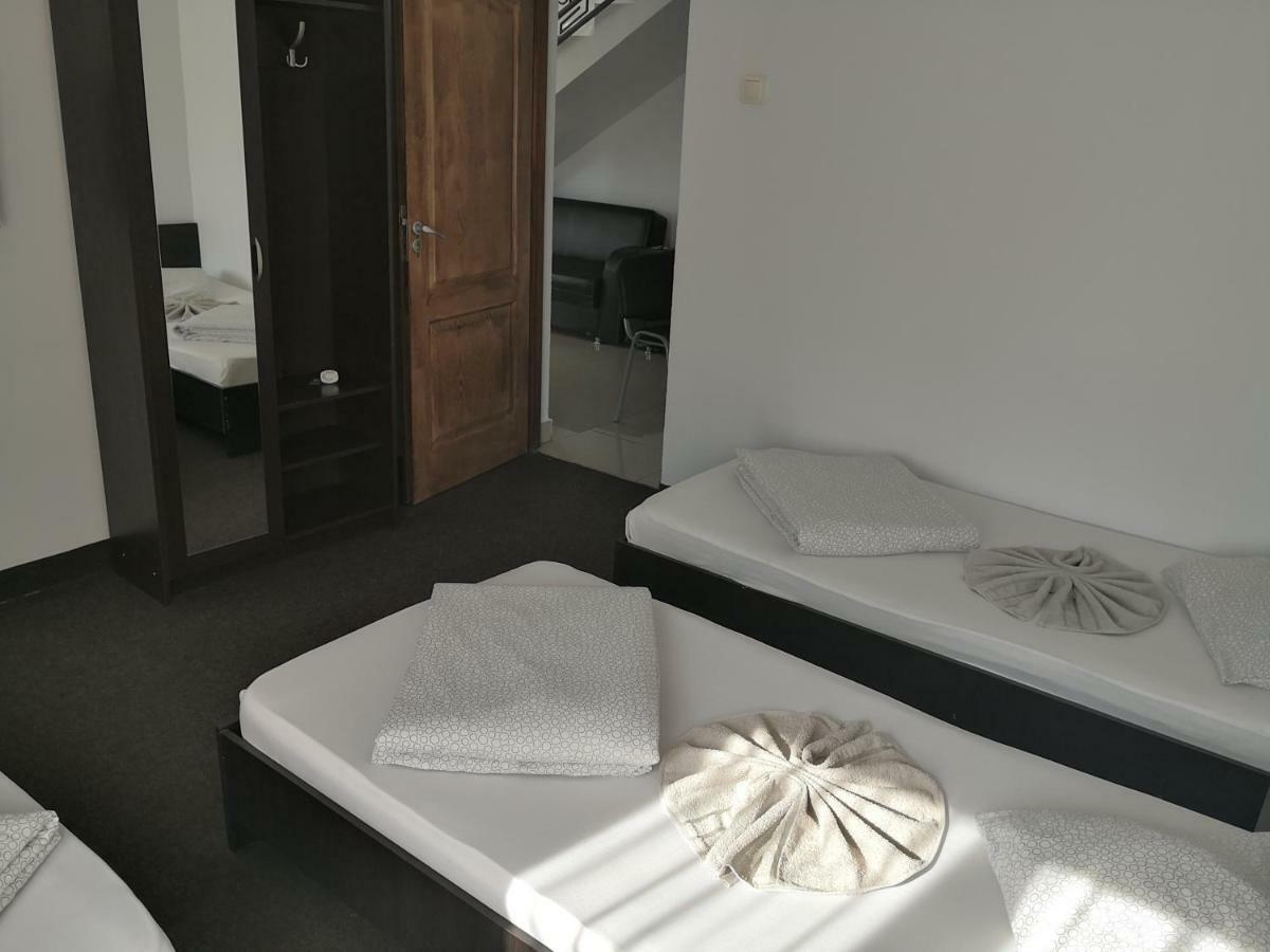 Pensiunea Platinum Târgu Jiu Dış mekan fotoğraf